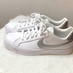Nike tennis shoes